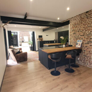 Maison  8 pièce(s) 320 m2