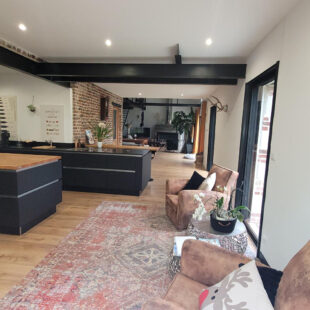 Maison  8 pièce(s) 320 m2