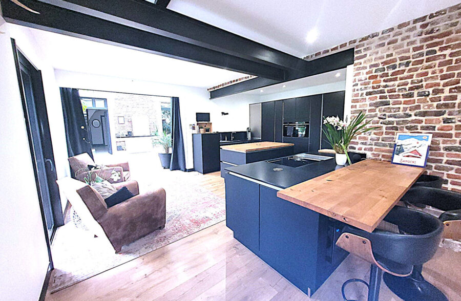 Maison  8 pièce(s) 320 m2