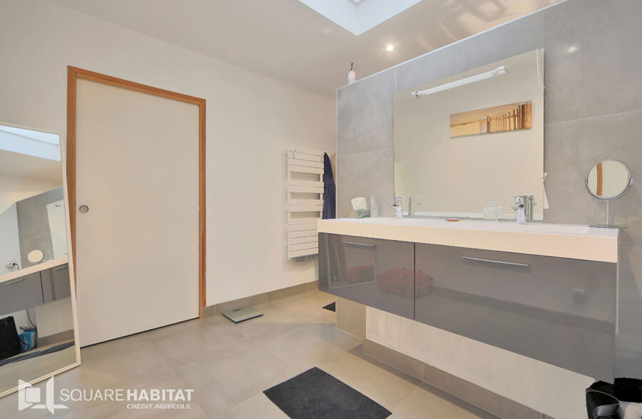 Maison  8 pièce(s) 320 m2