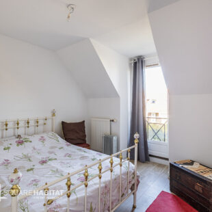 LILLE-LOMME Bourg : Maison individuelle 130m2 sol, 4 chambres, jardin, garage, parking