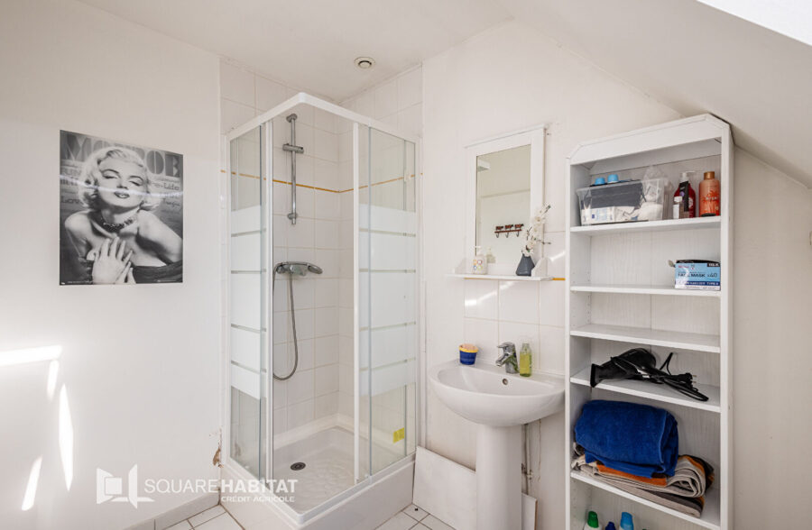 LILLE-LOMME Bourg : Maison individuelle 130m2 sol, 4 chambres, jardin, garage, parking