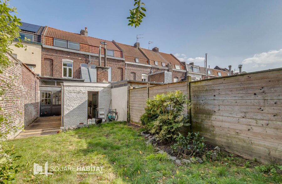 MAISON DE CARACTERE AVEC JARDIN PROXIMITE TRAMWAY