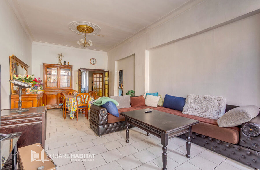 Maison 200m² à travaux avec un grand potentiel + Garage + cours extérieur, 144 000 € FAI !!!!
