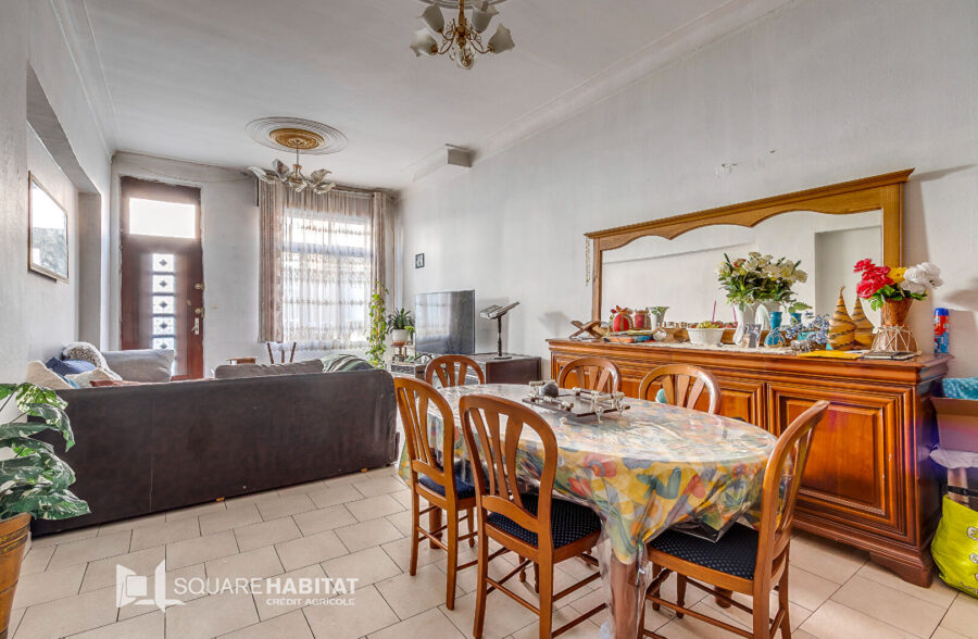 Maison 200m² à travaux avec un grand potentiel + Garage + cours extérieur, 144 000 € FAI !!!!