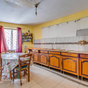 Maison 200m² à travaux avec un grand potentiel + Garage + cours extérieur, 144 000 € FAI !!!!