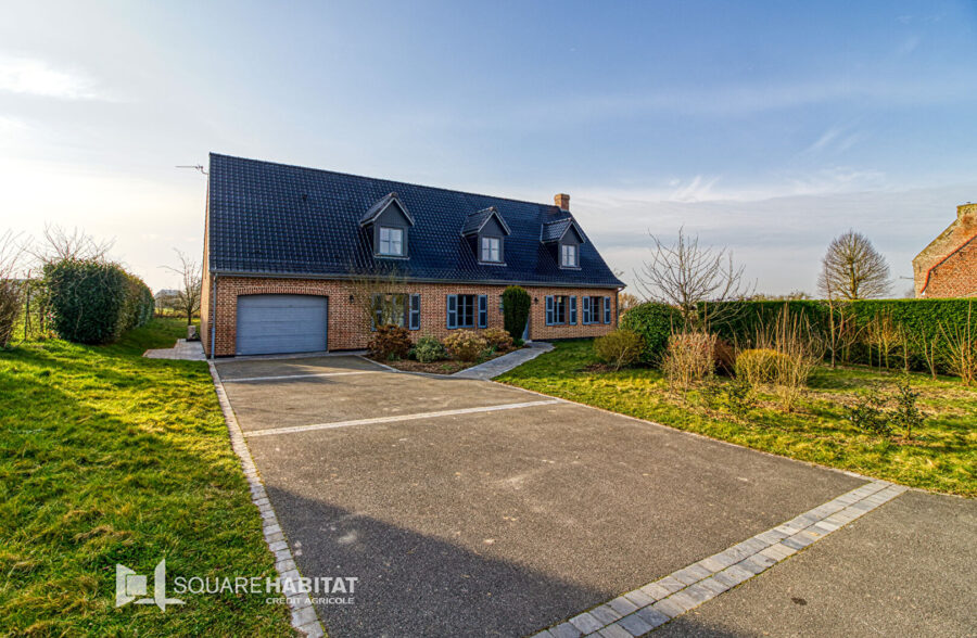 Maison d’exception, semi plain-pied de 195m2 à Eecke