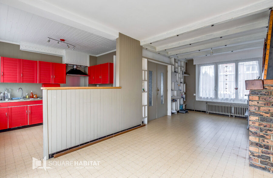 Bel Etage des années 60 à rénover  Sous compromis 