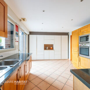 Maison Aix En Pevele 239 m2