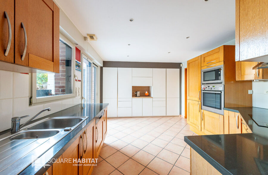Maison Aix En Pevele 239 m2