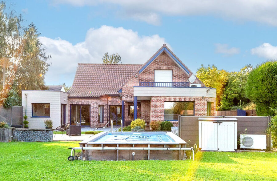 Maison Aix En Pevele 239 m2