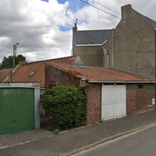 maison individuelle avec local commercial, 3/5 chambres, terrasse et 2 garages sur la commune de Meurchin.