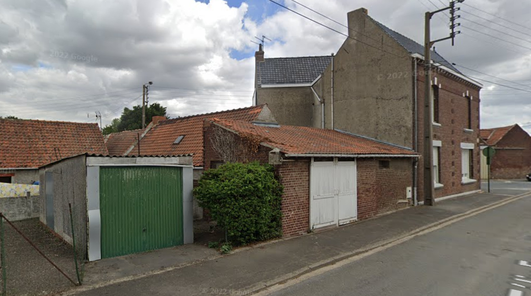 maison individuelle avec local commercial, 3/5 chambres, terrasse et 2 garages sur la commune de Meurchin.