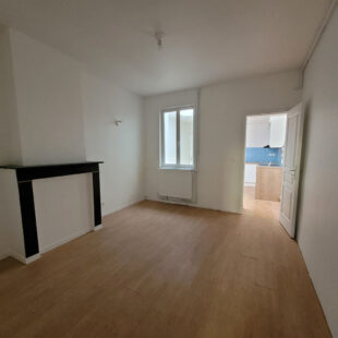 Maison de ville rénovée comprenant 3 chambres et 1 bureau