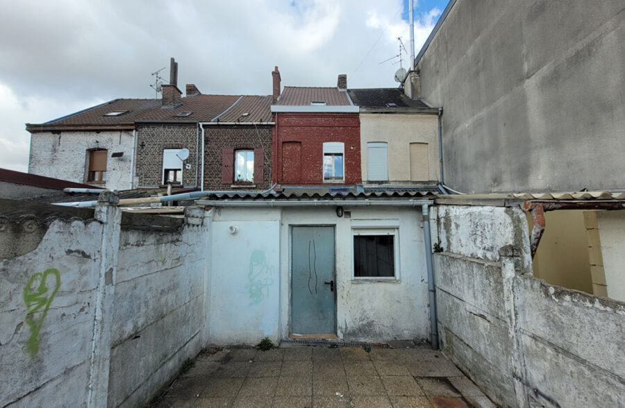 Maison de ville rénovée comprenant 3 chambres et 1 bureau