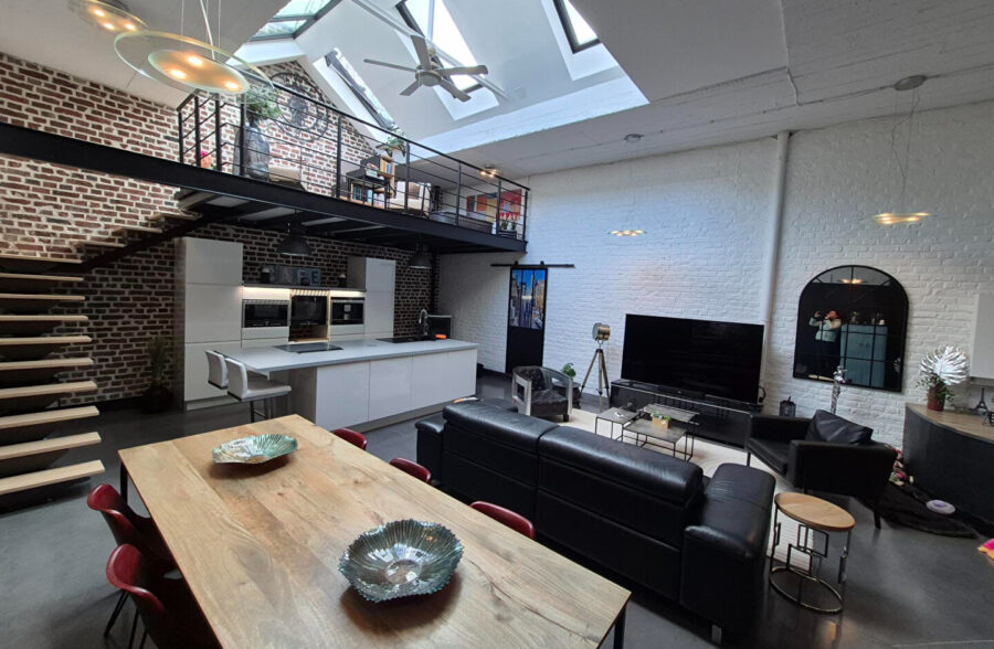 APPARTEMENT-LOFT Métro Lomme Bourg 115 m2 utiles – 2 chambres – terrasse – stationnement