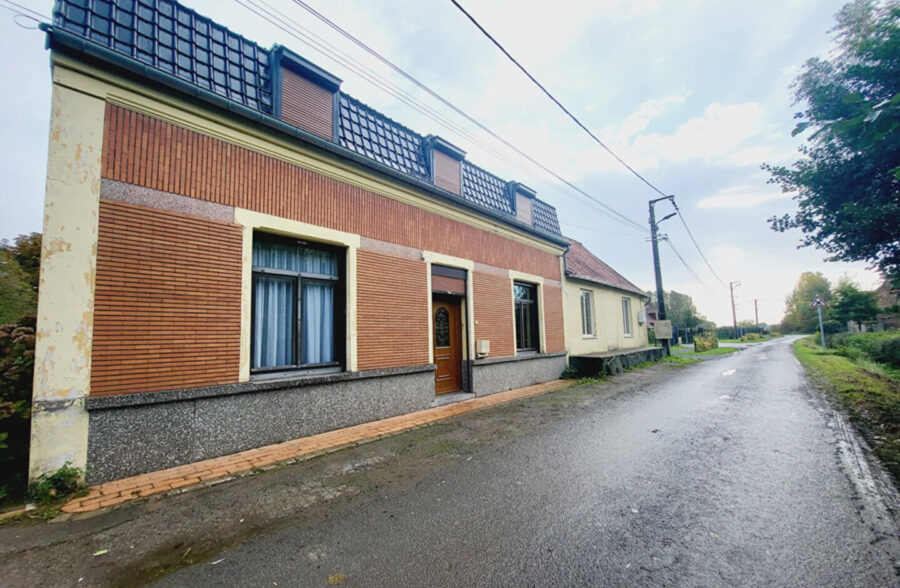 Maison Individuelle  5 chambres 470 m² de dépendances  Sous compromis 