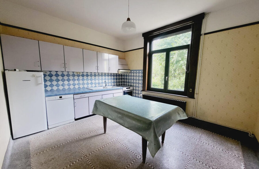 Maison Individuelle  5 chambres 470 m² de dépendances  Sous compromis 