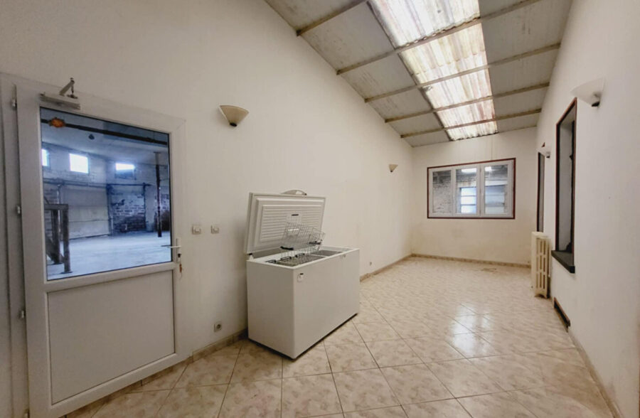 Maison Individuelle  5 chambres 470 m² de dépendances  Sous compromis 