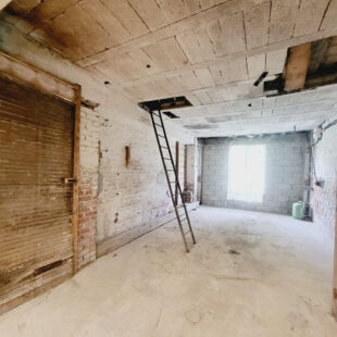 Maison Individuelle  5 chambres 470 m² de dépendances  Sous compromis 