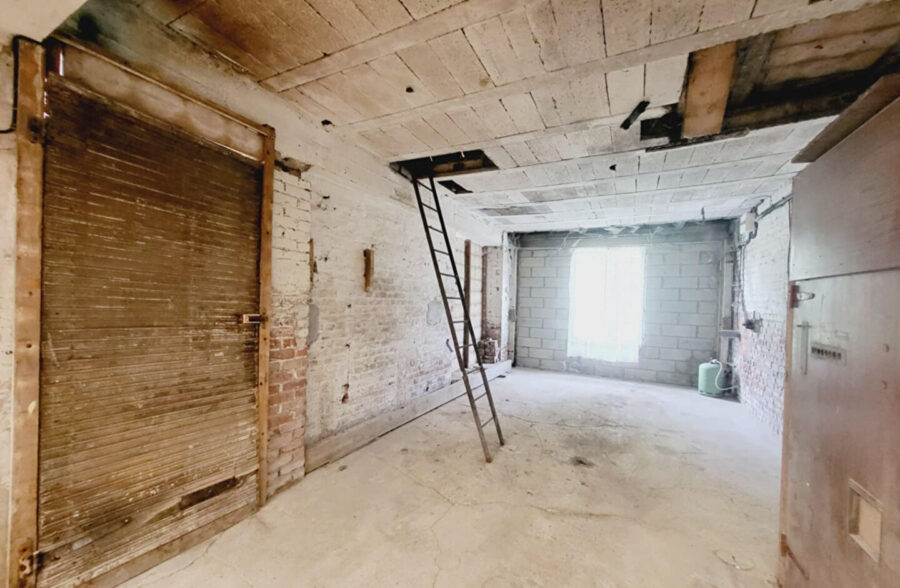 Maison Individuelle  5 chambres 470 m² de dépendances  Sous compromis 