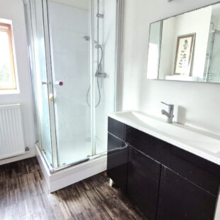 Maison 4 chambres, 2 salles de bains et jardin