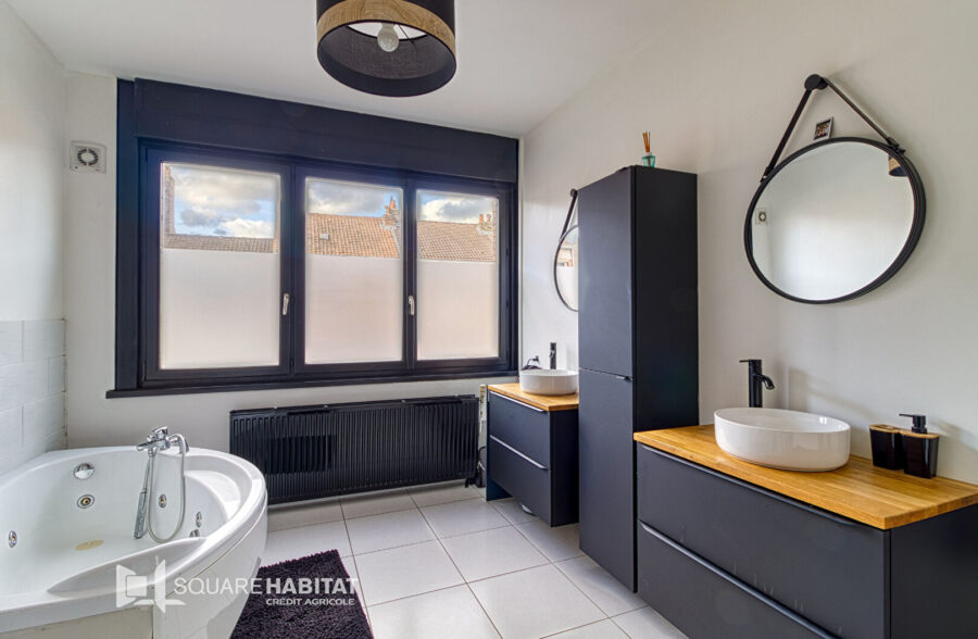 Maison Coudekerque Branche 215 m2  Sous compromis 