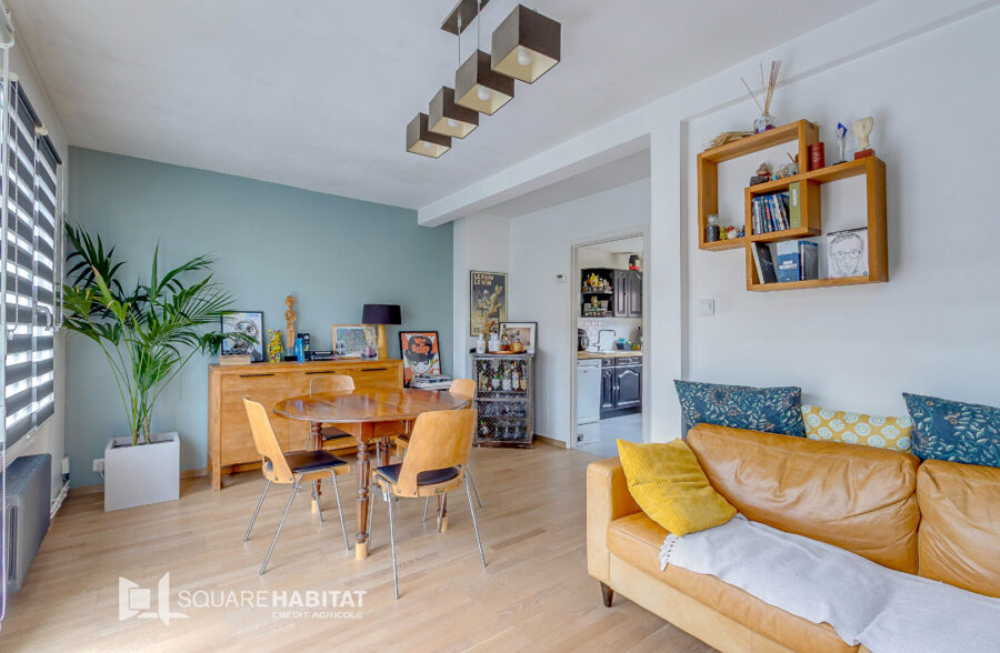 Maison bel étage, quatre chambres, garage, jardin  Sous compromis 