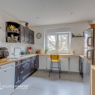 Maison bel étage, quatre chambres, garage, jardin  Sous compromis 