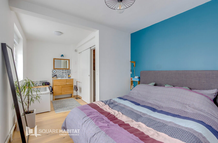 Maison bel étage, quatre chambres, garage, jardin  Sous compromis 
