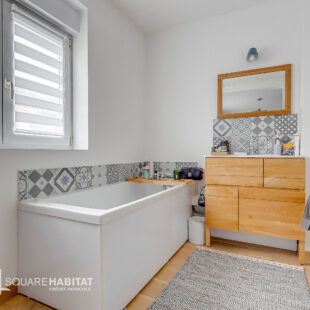 Maison bel étage, quatre chambres, garage, jardin  Sous compromis 