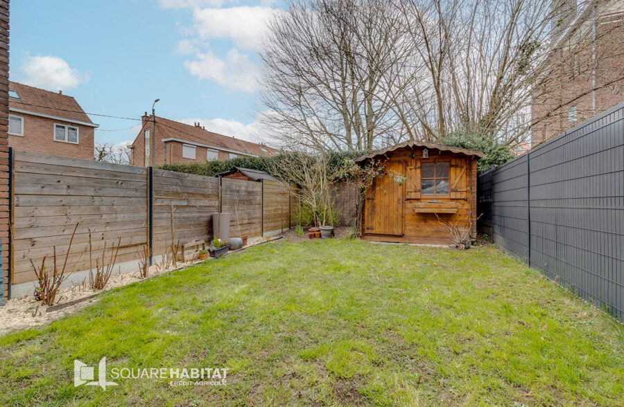 Maison bel étage, quatre chambres, garage, jardin  Sous compromis 