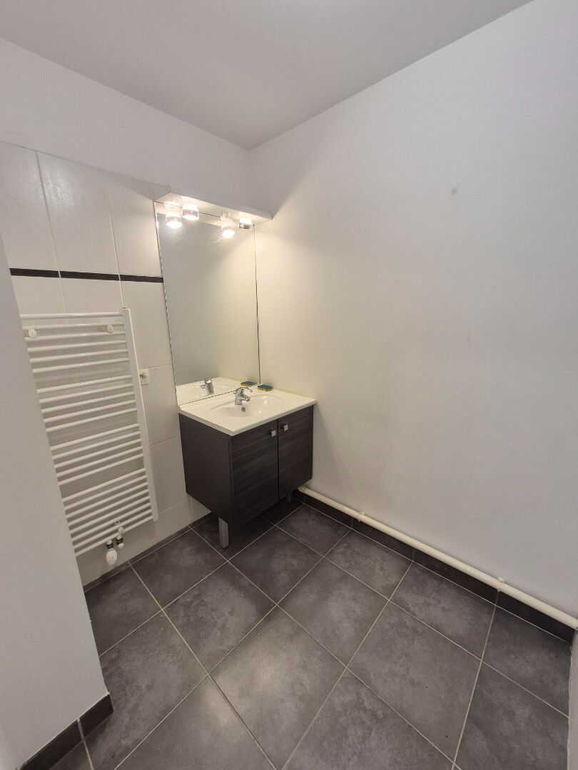 Secteur Bois Leurent / Appartement T3 récent avec double parking