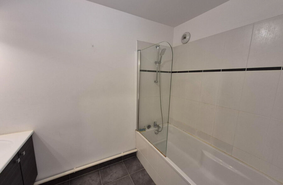 Secteur Bois Leurent / Appartement T3 récent avec double parking