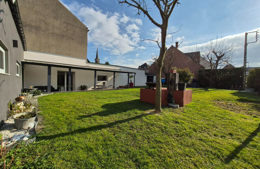 Maison semi-individuelle 3 chambres + parking + jardin + garage