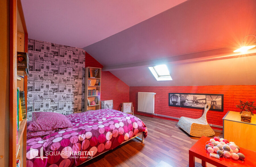 MAISON SPACIEUSE AVEC 5 CHAMBRES  Sous compromis 