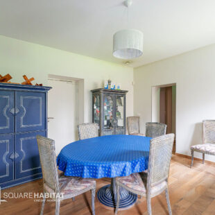 Ensemble immobilier: Habitation, Chambres d’hôtes, Café.  Sous compromis 