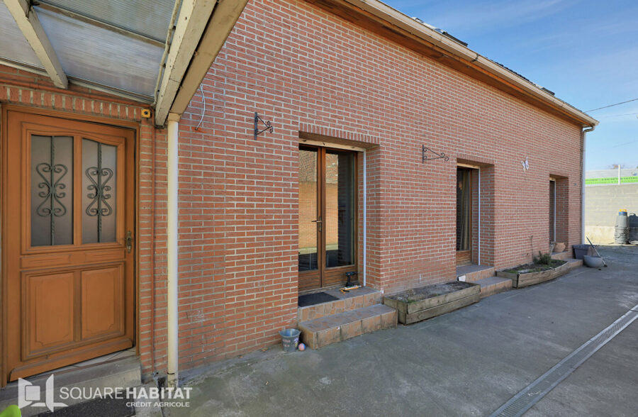 Maison individuelle avec studio indépendant, nombreuses dépendances bâtie sur plus de 1400 m² de terrain
