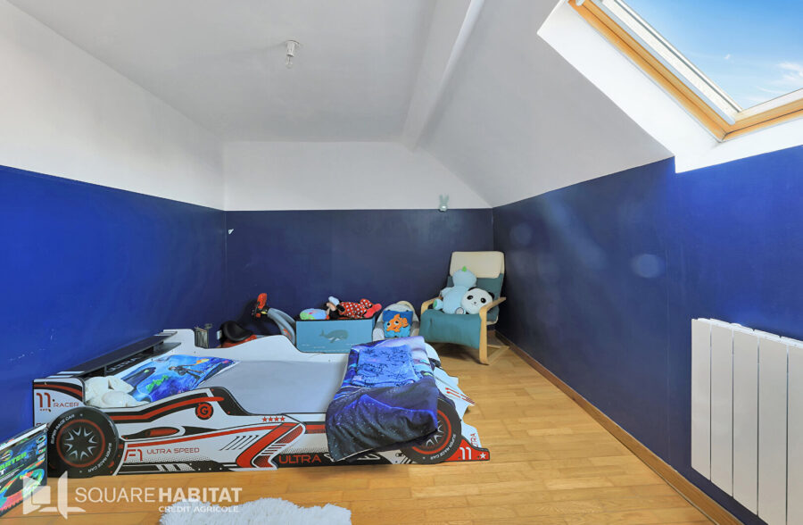 Maison individuelle avec studio indépendant, nombreuses dépendances bâtie sur plus de 1400 m² de terrain