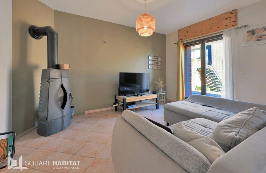 Maison individuelle avec studio indépendant, nombreuses dépendances bâtie sur plus de 1400 m² de terrain