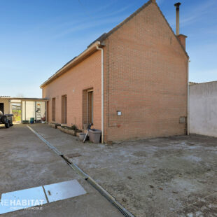 Maison individuelle avec studio indépendant, nombreuses dépendances bâtie sur plus de 1400 m² de terrain