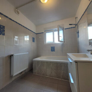 MAISON DE VILLE 4 CHAMBRES ENTIEREMENT RENOVEE