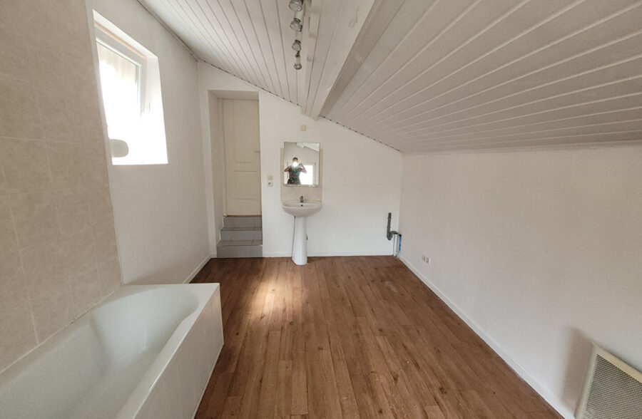 Maison semi individuelle Rousies 6 pièce(s)76M²