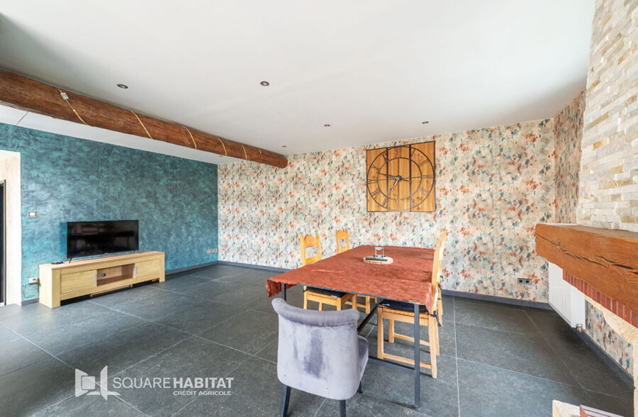 Maison individuelle rénovée comprenant 3 chambres, un jardin et un garage