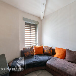Maison individuelle rénovée comprenant 3 chambres, un jardin et un garage