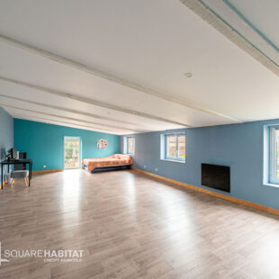 Maison individuelle rénovée comprenant 3 chambres, un jardin et un garage