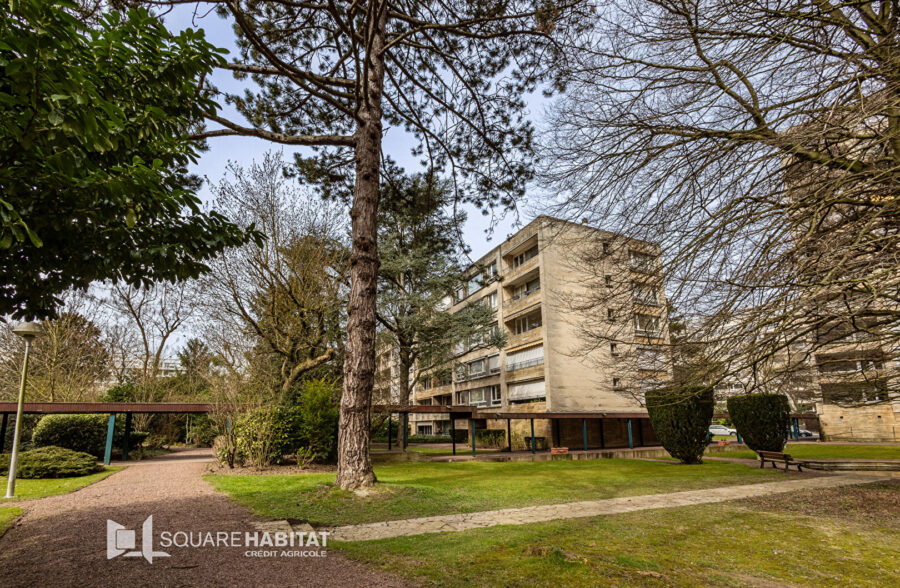 Appartement T4 avec balcon et garage dans une résidence de standing