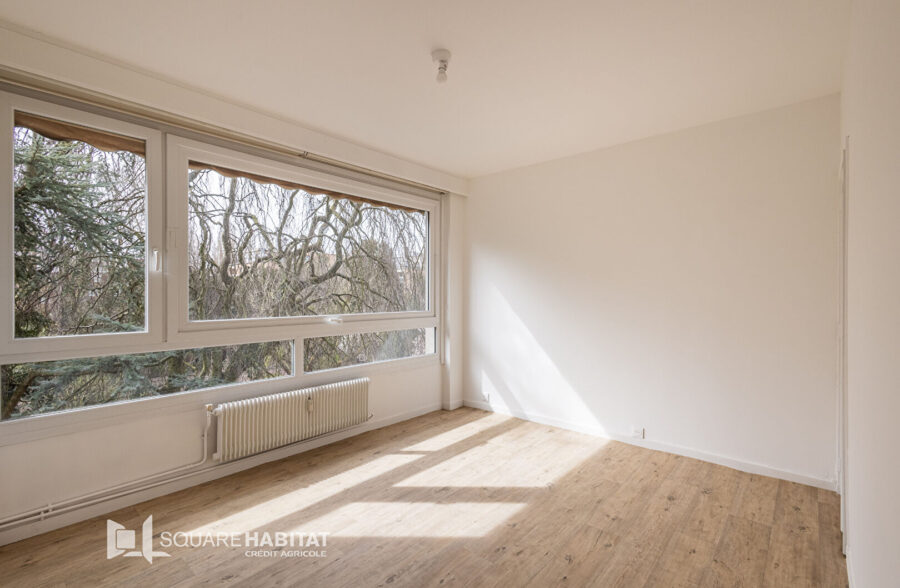Appartement T4 avec balcon et garage dans une résidence de standing