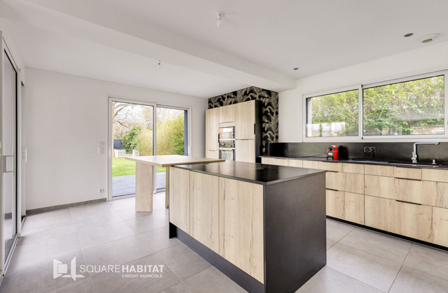 Maison  6 pièce(s) 175 m2  Sous compromis 