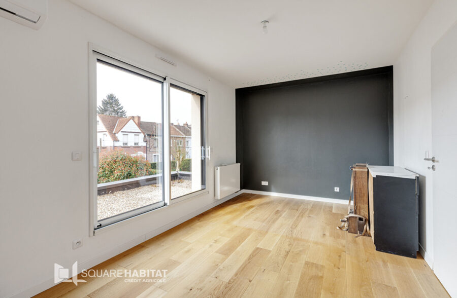 Maison  6 pièce(s) 175 m2  Sous compromis 